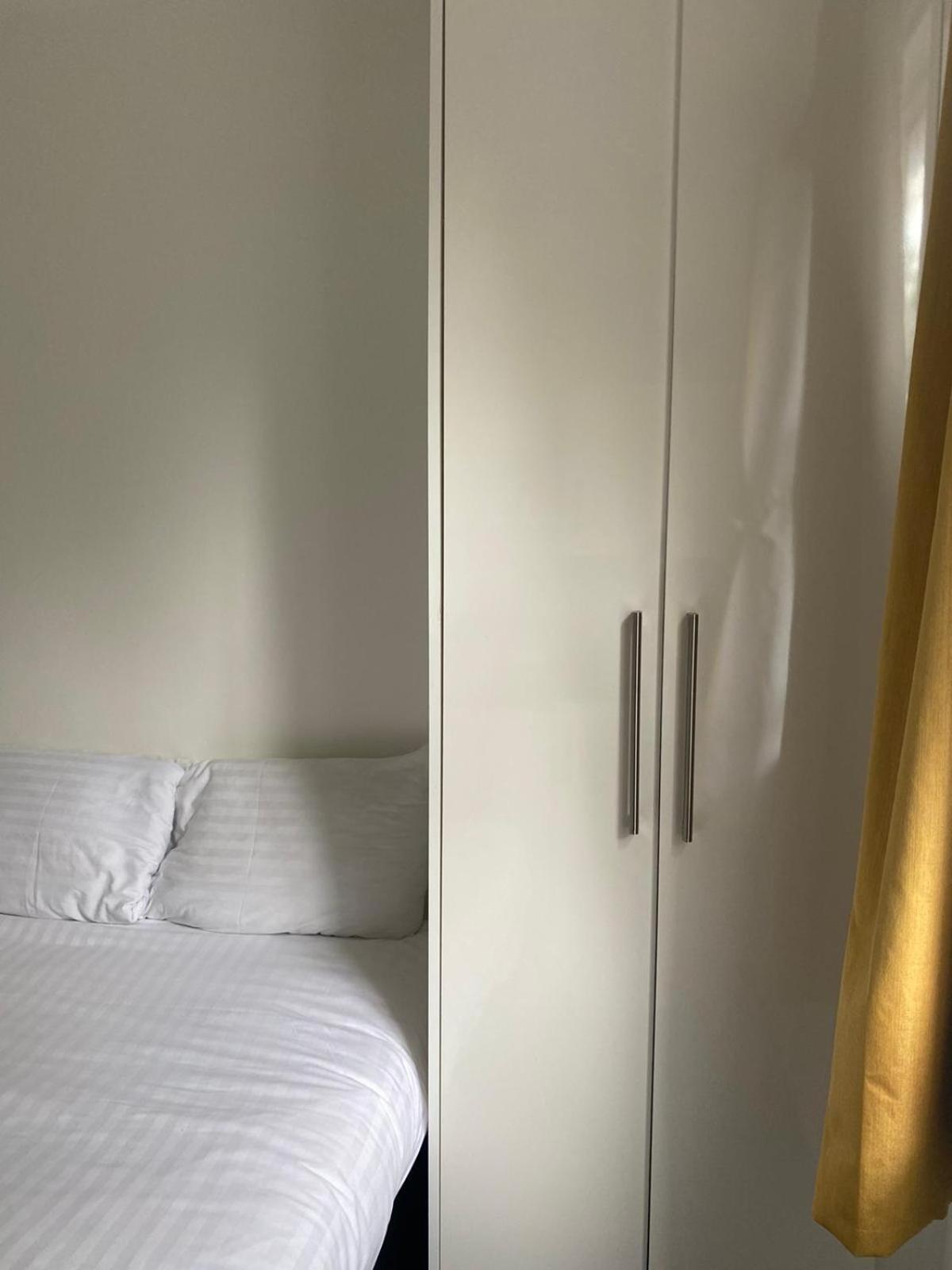 Waylen Street Suites 독서 객실 사진